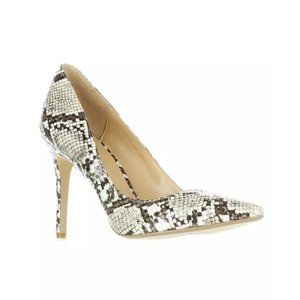 Kendal and Kylie snakeskin pumps